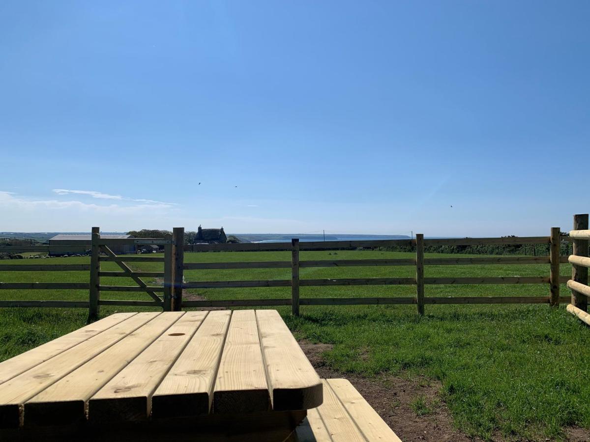 Ewe With A View Sea View Shepherds Huts Breage Dış mekan fotoğraf