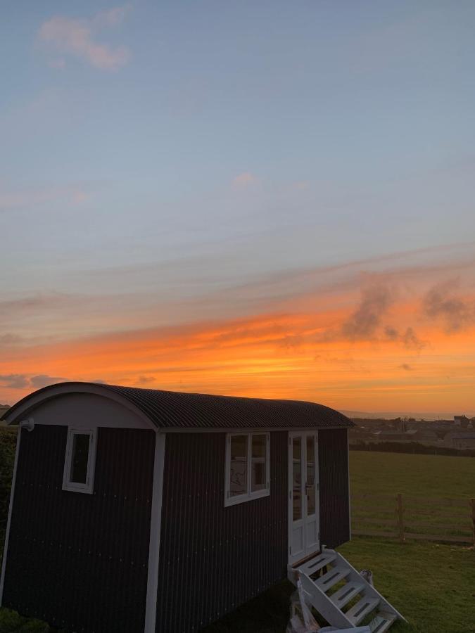 Ewe With A View Sea View Shepherds Huts Breage Dış mekan fotoğraf
